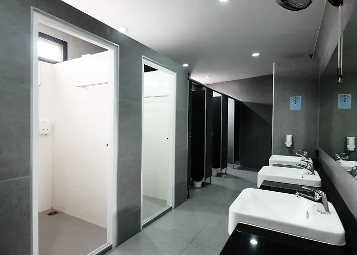 Wayha Don Mueang Airport Хостел